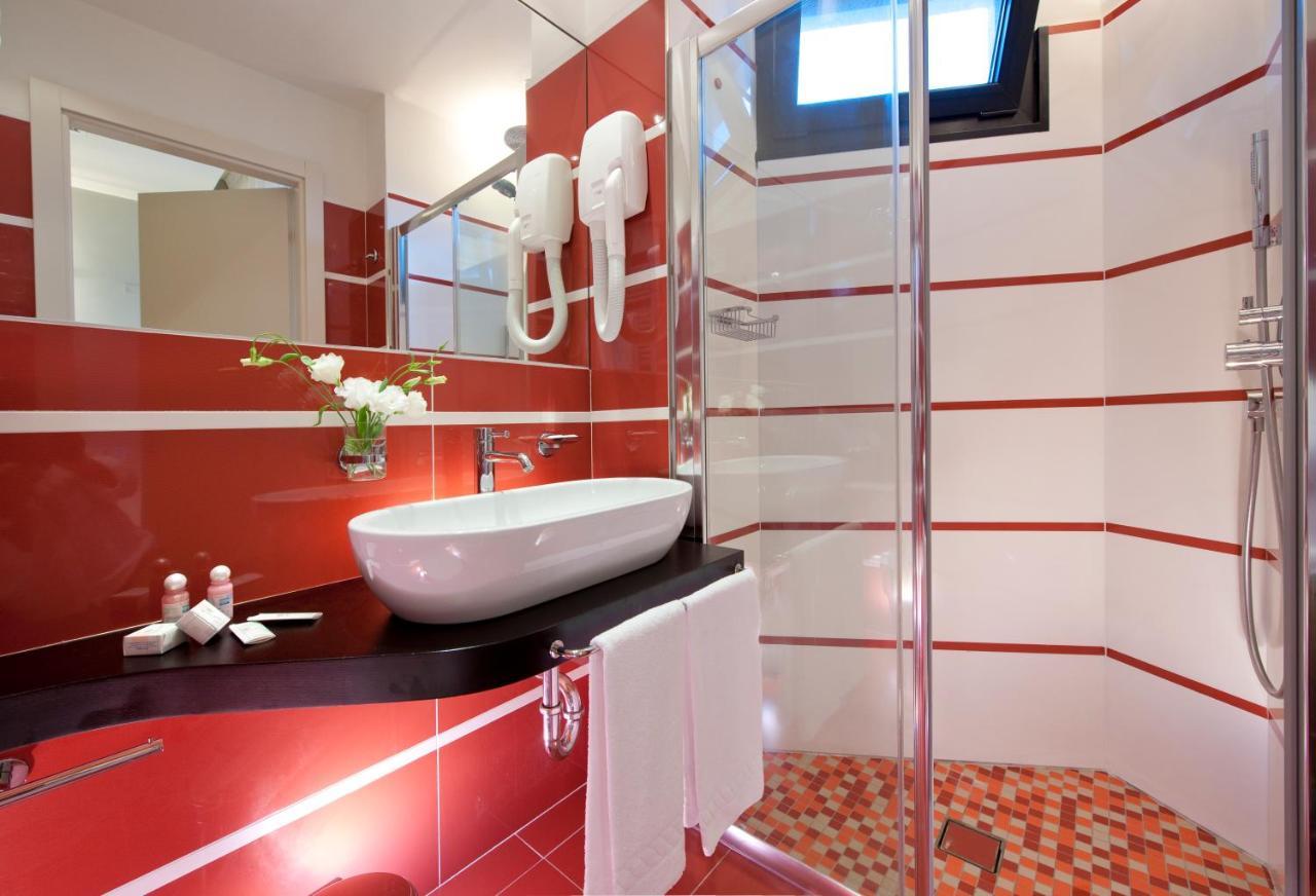 Hotel 2000 Riccione Pokoj fotografie