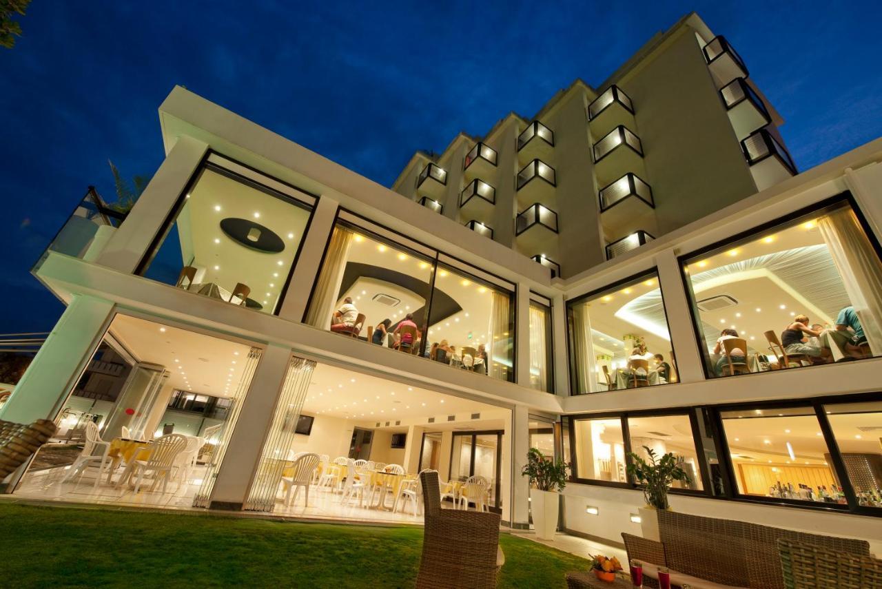 Hotel 2000 Riccione Exteriér fotografie